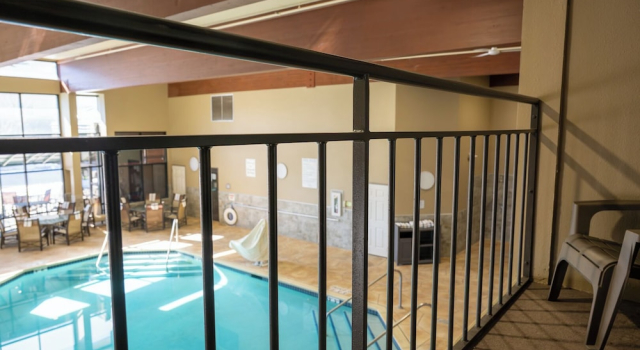 Двухместный номер Standard с красивым видом из окна Express Suites Riverport Inn & Suites