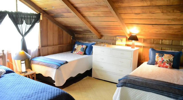 Casa de Piedra, Book Hotel Hotels in Mindo with Parking, Parking