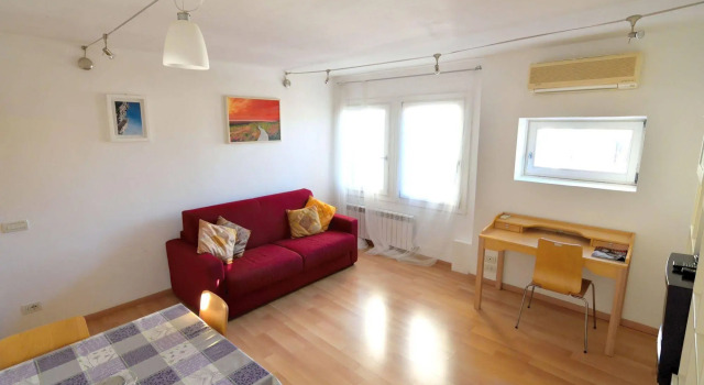 Loft Regina, Забронировать Отель Санта-Кроче Венеция, рядом с Accademia Bridge