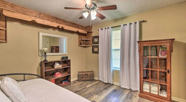 Abilene Home W/bbq & Pvt Yard, 1 Mi to Acu!, 预订 度假屋 阿比林 得克萨斯州