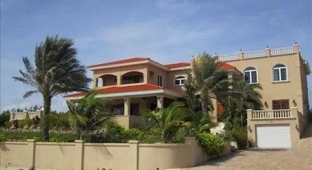 Walking to the Beach Villa