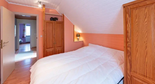 Коттедж Magnificent Home in Tilf With Garden