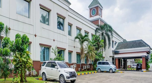 Townhouse OAK Hotel Grand Cikarang, Rezervovat Hotel Cikarang West Java