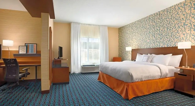 Двухместный номер Deluxe Fairfield Inn & Suites by Marriott Bristol
