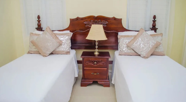 Ocho Rios Treasure Villa at Coolshade XII, Rezervasyon Villa Plantation Village Jamaika