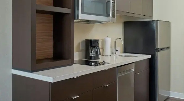 Четырёхместный люкс TownePlace Suites by Marriott Columbus North - OSU