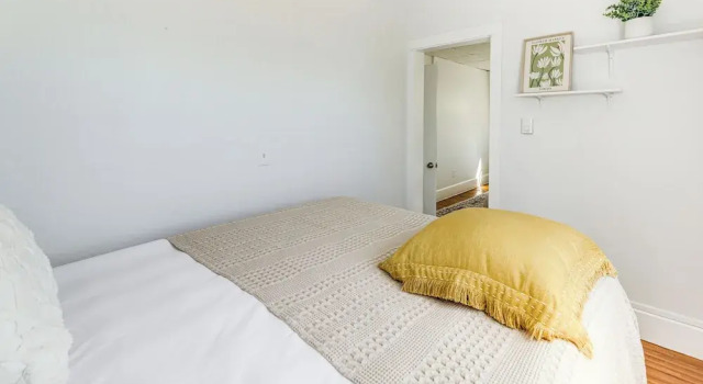 Explore Dtwn, Parks & Colleges: Cozy Worcester Apt, Забронировать Отель Отели Вустер 3 звезды, рядом с UMass Memorial Medical Center - Hahnemann Campus, 3*