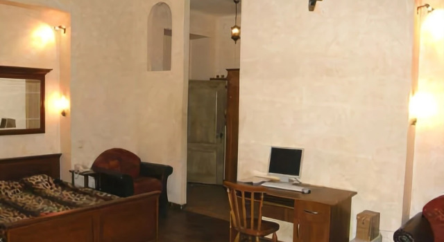 Kostelna Antique, Boek Hotel Kiev Kiev