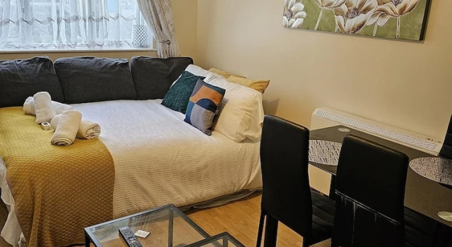 Апартаменты Inviting 1-bed Apartment in London, Near Hotsput
