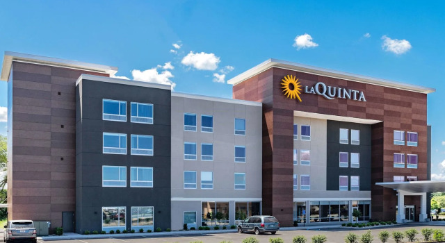 La Quinta Suites by Wyndham South Bend Notre Dame Area