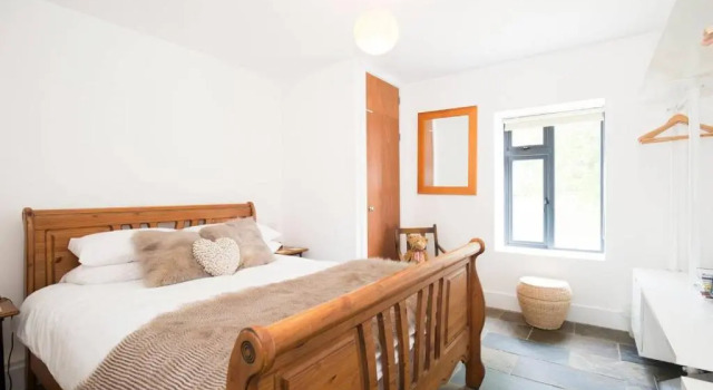 South cottage · Rural gem in the heart of the Sussex countryside, Varaa Lomakoti Mökit kohteessa Merseyside, Mökki