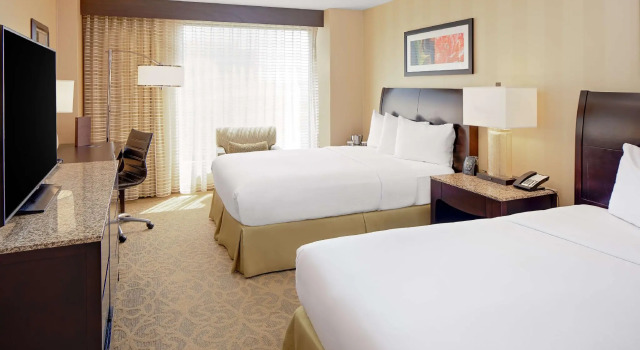 Четырёхместный номер Standard Hotel Zessa Orange County Airport, a DoubleTree by Hilton