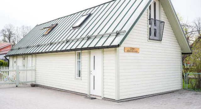 Апартаменты Cabin Guesthouse with free parking