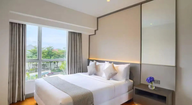 Люкс Deluxe Somerset Berlian Jakarta