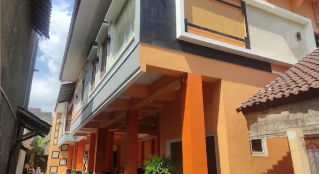 RedDoorz Syariah At Endrayanti Inn RSUD Yogyakarta, Book Hotel Hotels in Umbulharjo with Parking, Parking