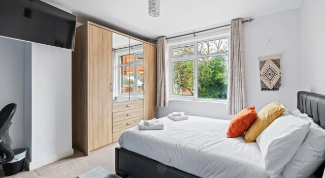 Stunning 5 Bed House in Leeds Contractors Welcome, Varaa Huoneisto Asunnot kohteessa Merseyside, Huoneisto
