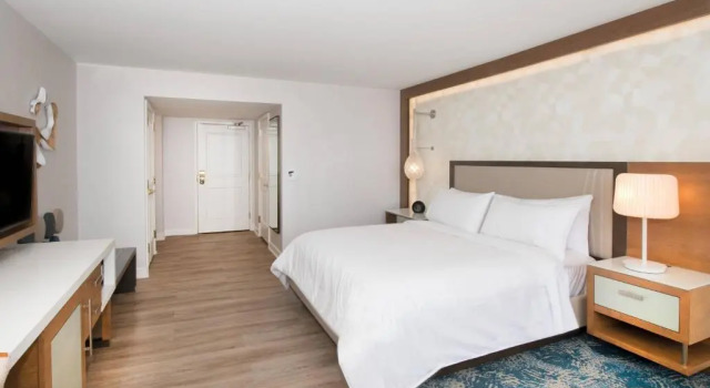 Номер Standard Renaissance Newport Beach Hotel
