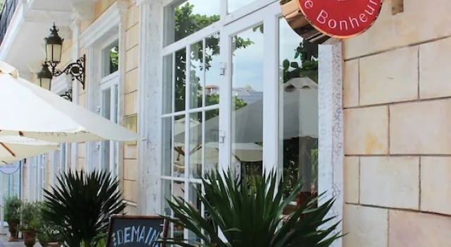 Le Bonheur Hotel