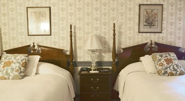 Четырёхместный номер Standard Strasburg Village Inn