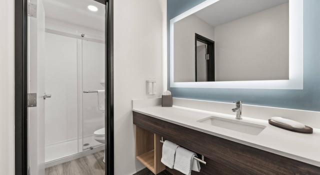 Люкс The Ellsworth Hotel, an Ascend Collection Hotel