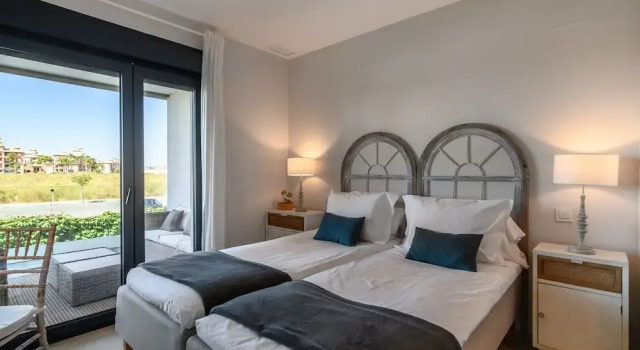 Beachfront Apartment in Isla Canela, Забронировать Апартаменты/квартира Отели Айямонте с парковкой, Парковка