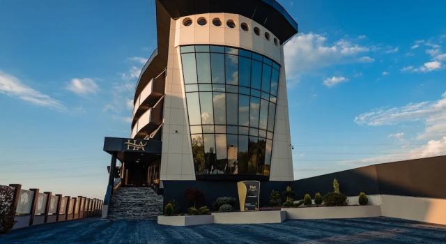 Hotel Aventus, Varaa Hotelli Baile Felix 