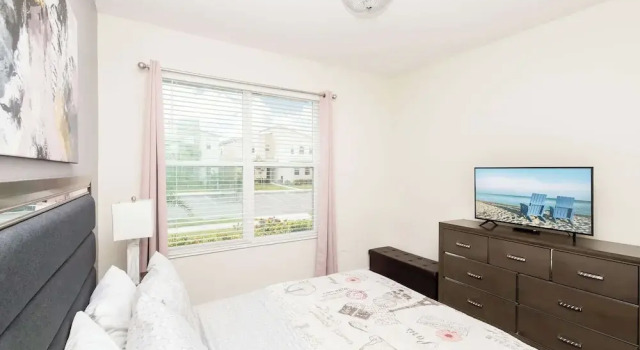 Storeybook Escape Sleeps 11!