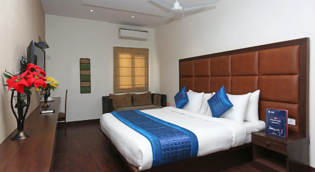 Townhouse Oak Sector 25 Gurgaon, Забронировать Отель Отели Гургаон 4 звезды, рядом с DLF Cyber City, 4*