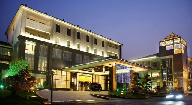 Люкс Royal Tulip Hotel Zhujiajiao Shanghai