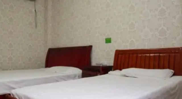Yichang Ruyi Inn, Book Hotel Hoteller i Yichang med parkering, Parkering