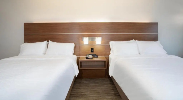 Четырёхместный номер Standard Holiday Inn Express Yreka-Shasta Area by IHG