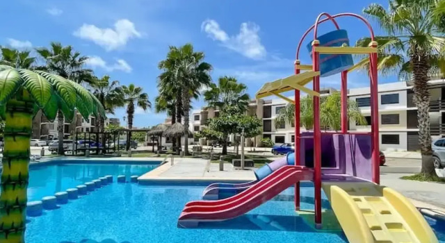 Коттедж Prime Location House at Cerritos Great Price