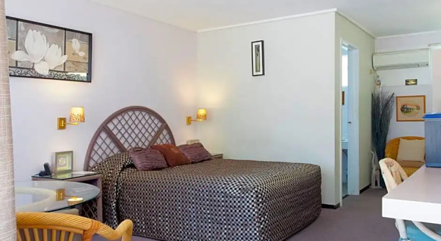Трёхместный номер Standard Raceways Motel