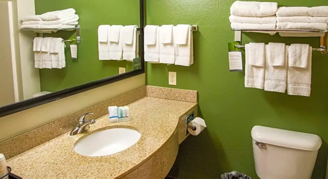 Четырёхместный люкс Sleep Inn & Suites Conference Center Eau Claire North