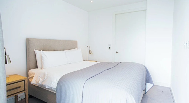High Rise 1 Bedroom Apartment in Southbank