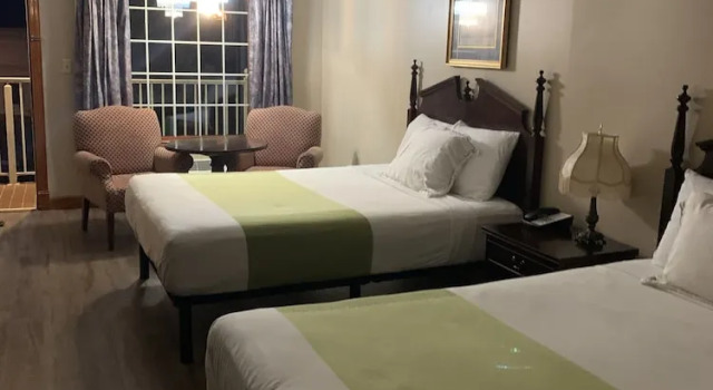 Четырёхместный номер Classic Cumberland Gap Inn