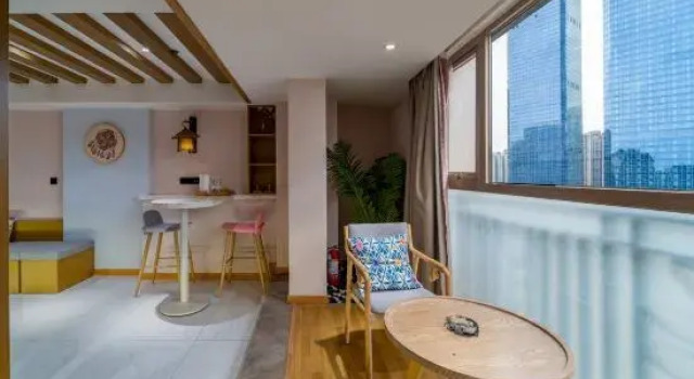 Люкс Xiaoyin Jingshe Homestay (Guiyang Huaguoyuan Twin Towers)