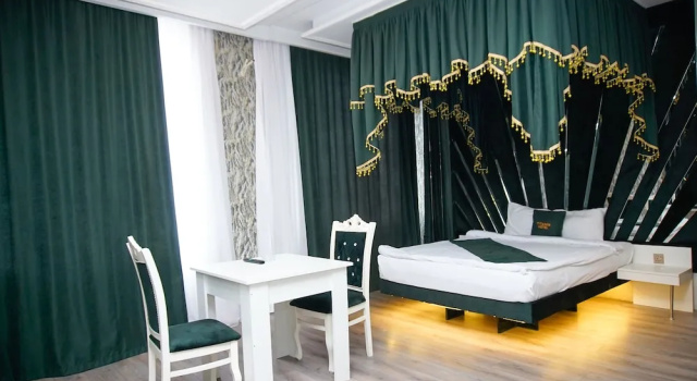 Camera Business Titanik Hotel Baku