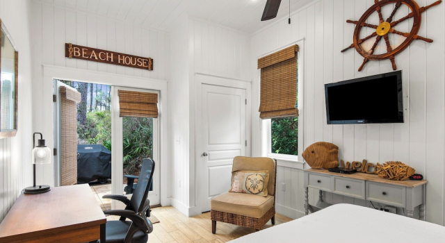 Коттедж Charming Beach Cottage, 2 Pools and Tennis Access + Free Attraction Tickets!