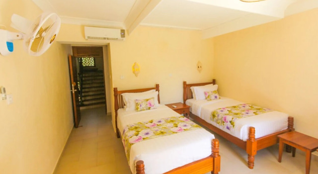 Luxury Private Villas in Diani Beach, Mombasa Kenya, Varaa Villa Hotellit Coast Region uima-altaalla, Uima-allas