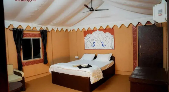 The Desert Resort, Rezerwuj Ośrodek wypoczynkowy Dhordo Gujarat