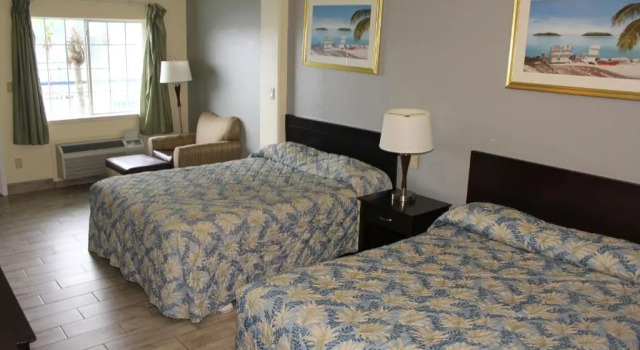 Четырёхместный номер Standard Casa Bella Hotel and Suites