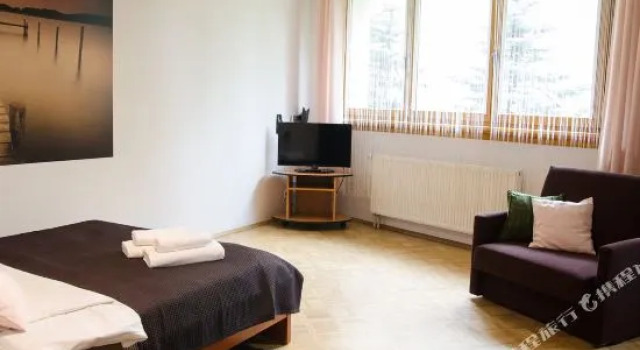 The Secret Garden Apartment Jozefa, Забронировать Апартаменты/квартира Отели Кракова с завтраком, рядом с Церковь Святого Франциска Ассизи, Завтраки
