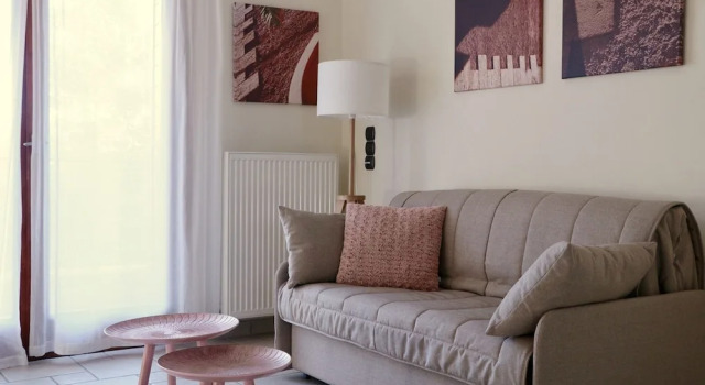 PYRGOS RALLI ESTATE Apartments and Suites, Varaa Huoneisto Aegina Town 