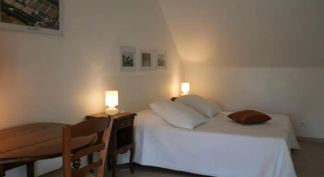 Gîte Savigny-en-Véron, 3 pièces, 4 personnes - FR-1-381-209, Boek Hotel Hotels in Centre met parkeren, Parkeren