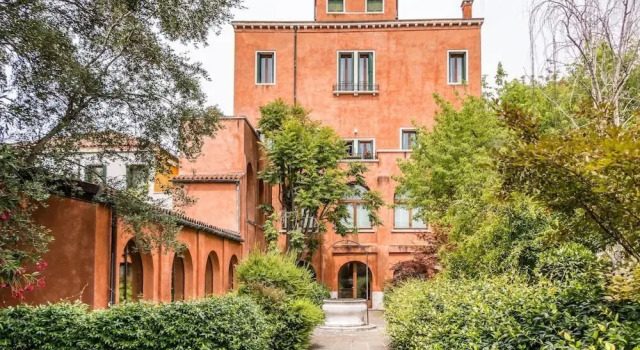 Carmini Canal View and Balcony with Lift