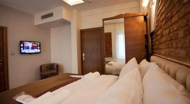 Deluxe Dvoulůžkový s manželskou postelí pokoj s balkonem Pera Line Hotel