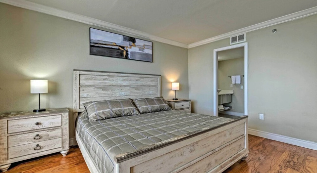Апартаменты Modern Waterfront Hudson Condo w/ Resort Pool!