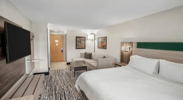 Двухместный люкс Holiday Inn Express & Suites Hayward by IHG