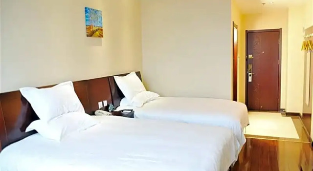 Двухместный номер Deluxe GreenTree Inn Tianji Dagang Jinqi Road Hotel